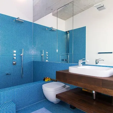 4bd, Very Spacious, Luxury Villa, Amazing Views Villa Lutry